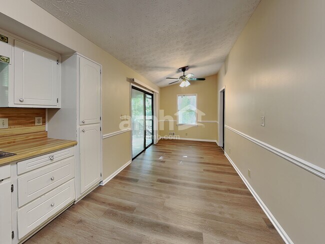 Foto del edificio - 3664 Stonewall Dr NW