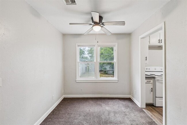 Building Photo - 306 W Mimosa Dr