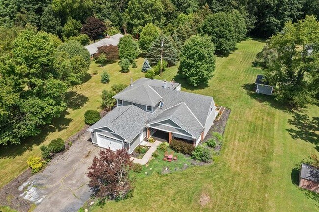 Foto del edificio - 354 Rich Hill Rd