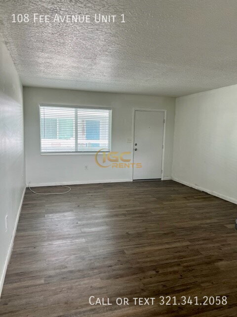 Foto del edificio - 108 E Fee Ave