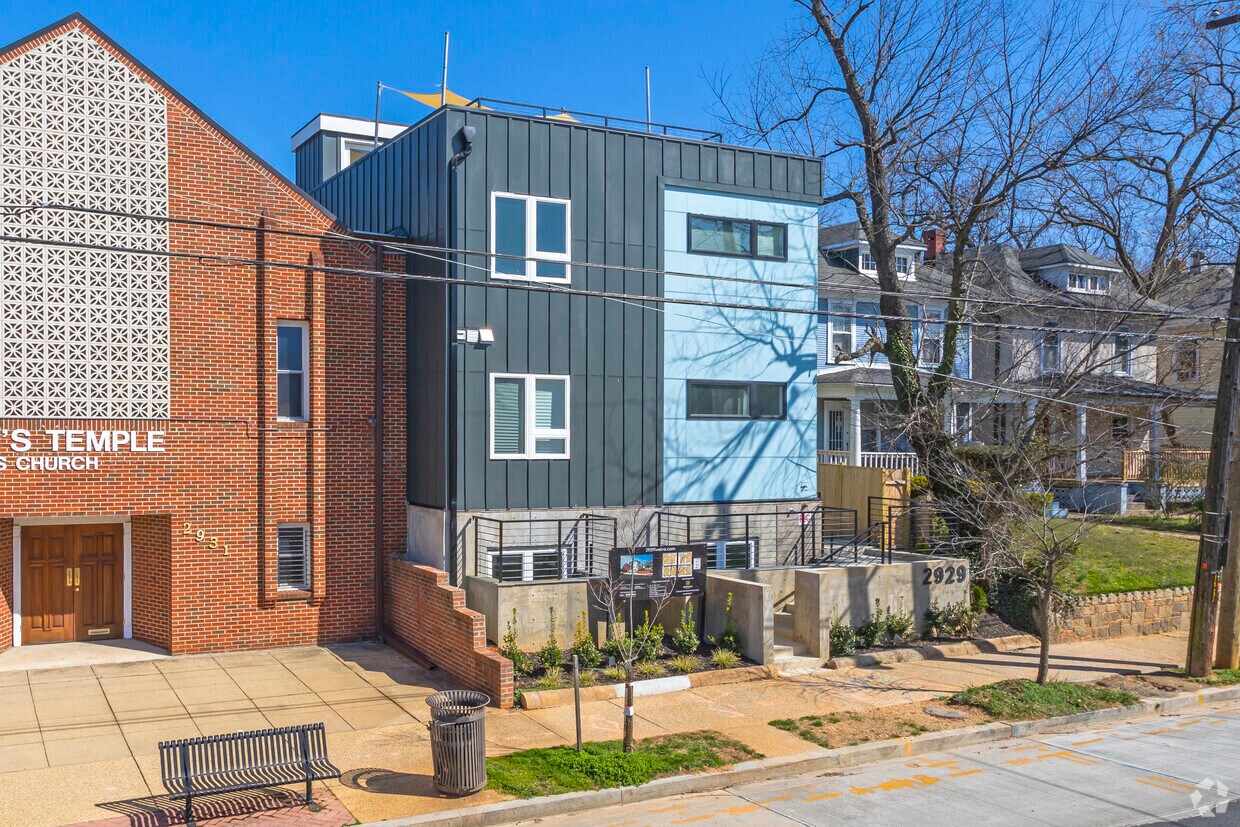 Primary Photo - 2929 12th St NE