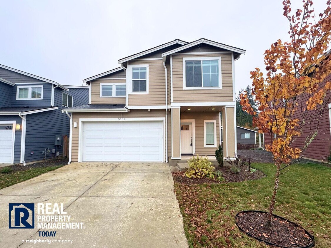 Foto principal - Stunning 5 Bedroom! Great Location!