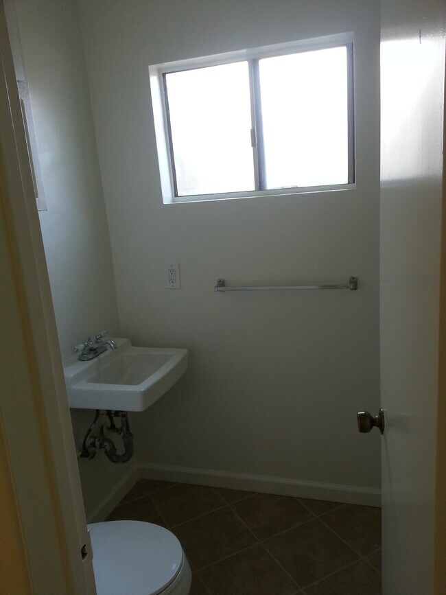 First floor bathroom - 2213 Ruhland Ave