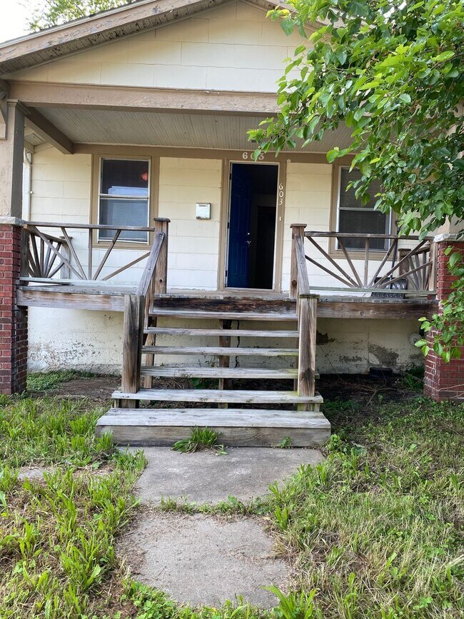 Foto del edificio - 603 S Cedar Ave