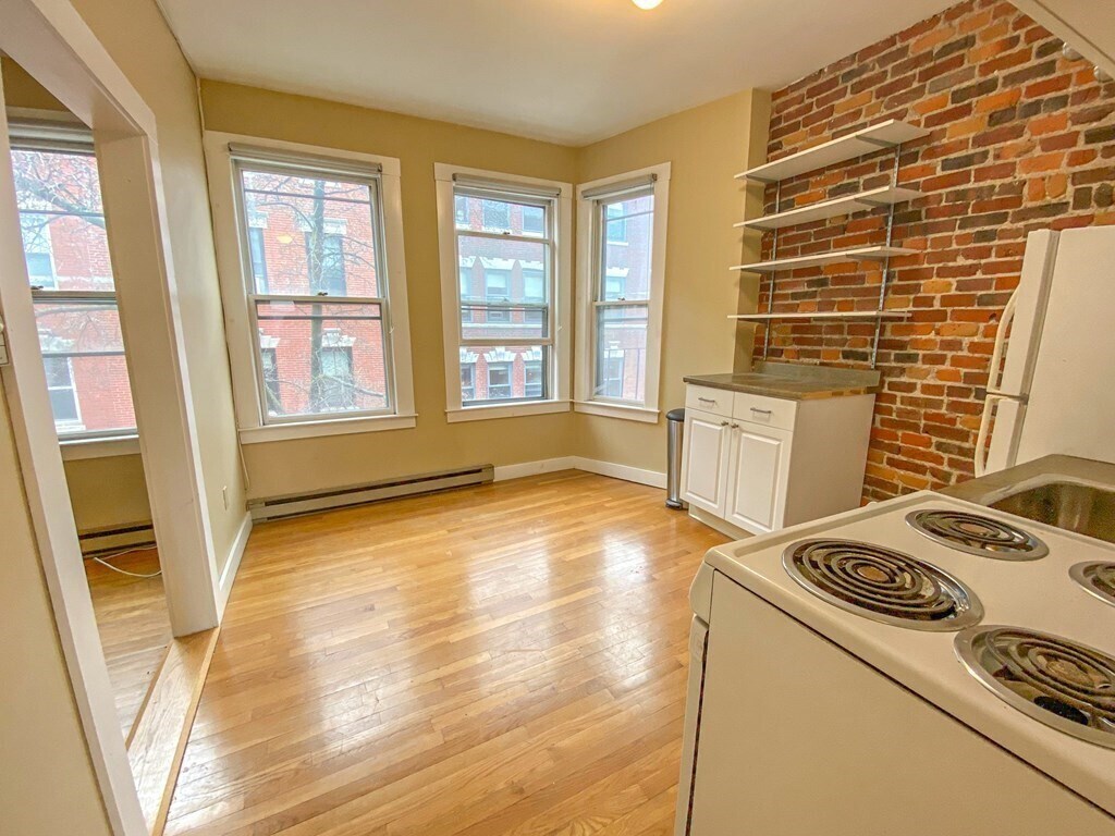 32 Grove St Unit 6, Boston, MA 02114 Apartments 32 Grove St Boston, MA