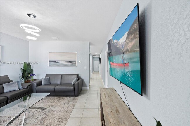 Foto del edificio - 817-819 NW 1st Ave