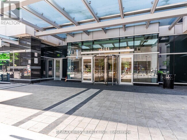 Photo du bâtiment - 388 Yonge St