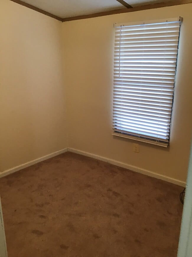 Building Photo - 104 Marina Wy