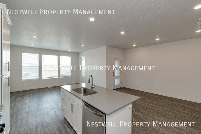 Building Photo - 7401 S Olivine River Ln