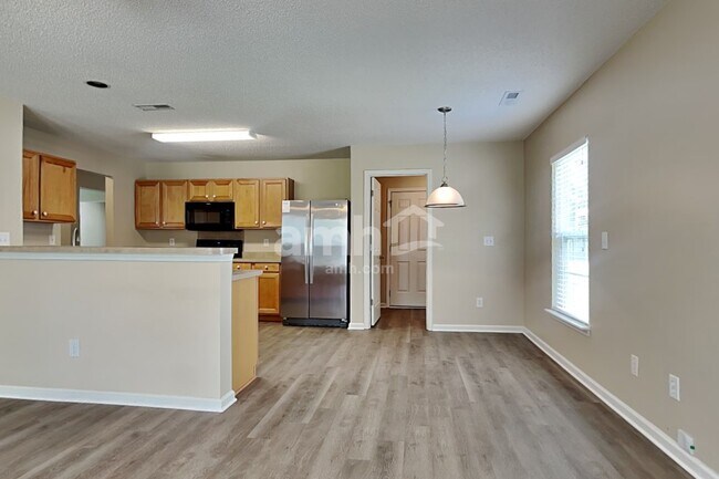 Foto del edificio - 5013 Springdale Dr
