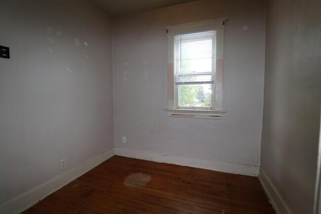 Foto del edificio - 2120 Michigan Ave - C