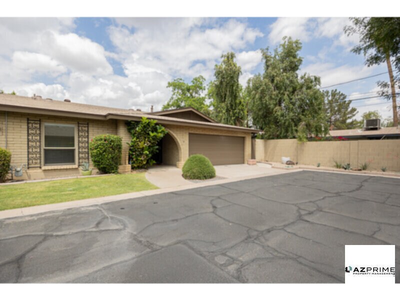 Primary Photo - Stylish 2/2 Phoenix Townhome with Open Flo...