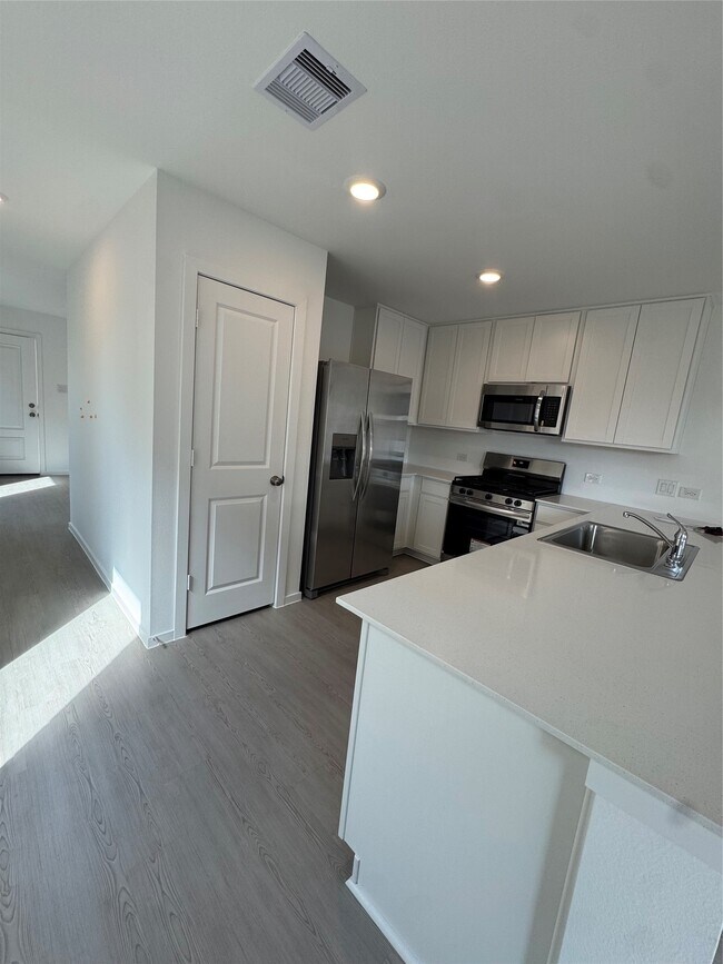 Foto del edificio - 3080 Fantasy Ter Dr