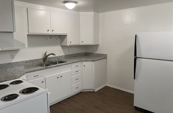 Building Photo - 1547 S 320 E
