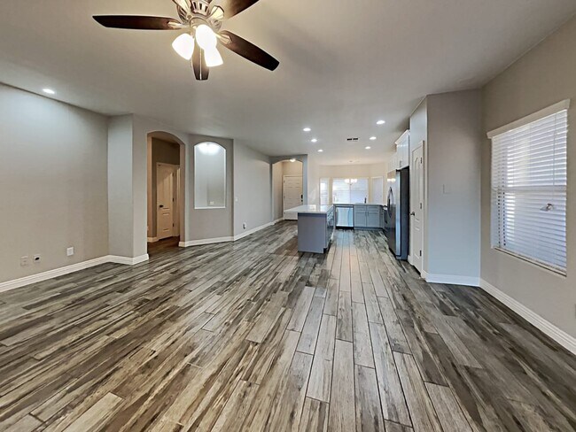 Foto del edificio - 112 S 120th Ave