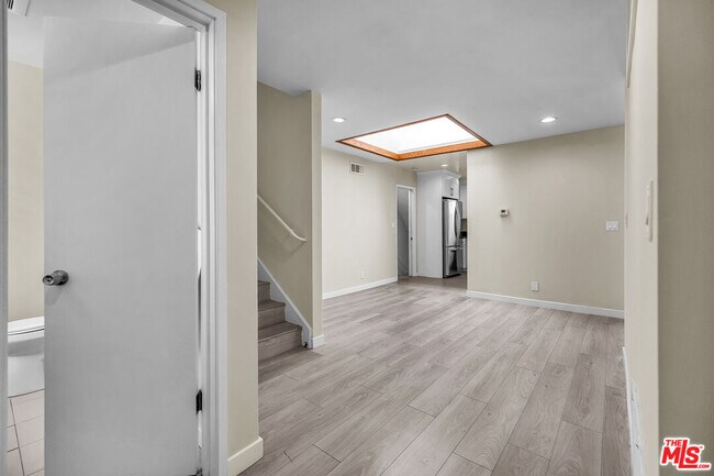 Foto del edificio - 5137 Reynier Ave