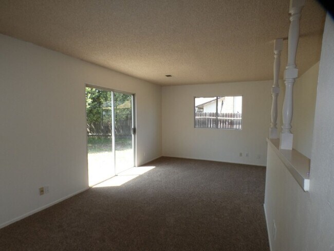 Foto del edificio - Single story 2 bedroom home