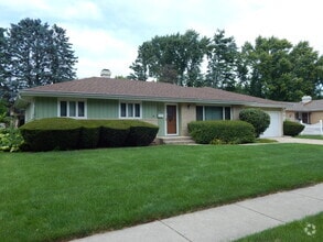 Building Photo - 1608 Martha Dr