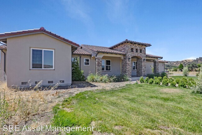 Building Photo - 3 br, 3 bath House - 635 Hale Ave