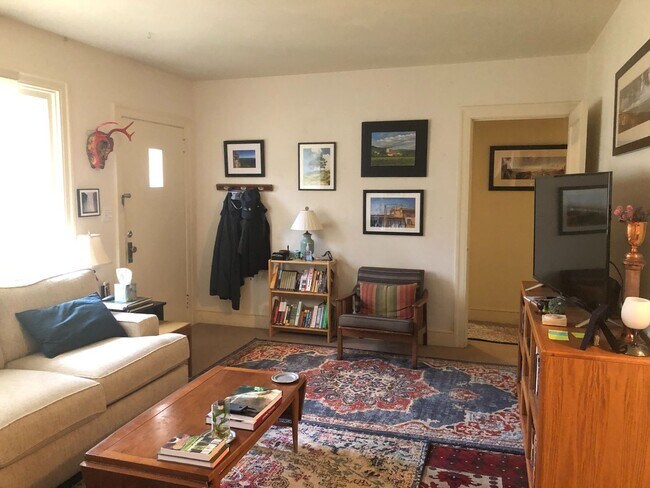 Foto del edificio - 475 Woodlawn Ave