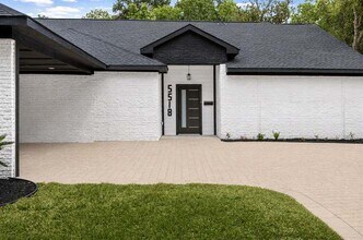 Building Photo - 5518 Beechnut St