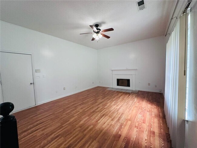 Building Photo - 1900 Rocksram Dr