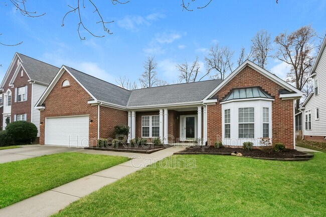 Foto del edificio - 6125 Waverly Lynn Ln