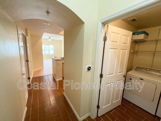 Foto del edificio - 200 4th Ave S