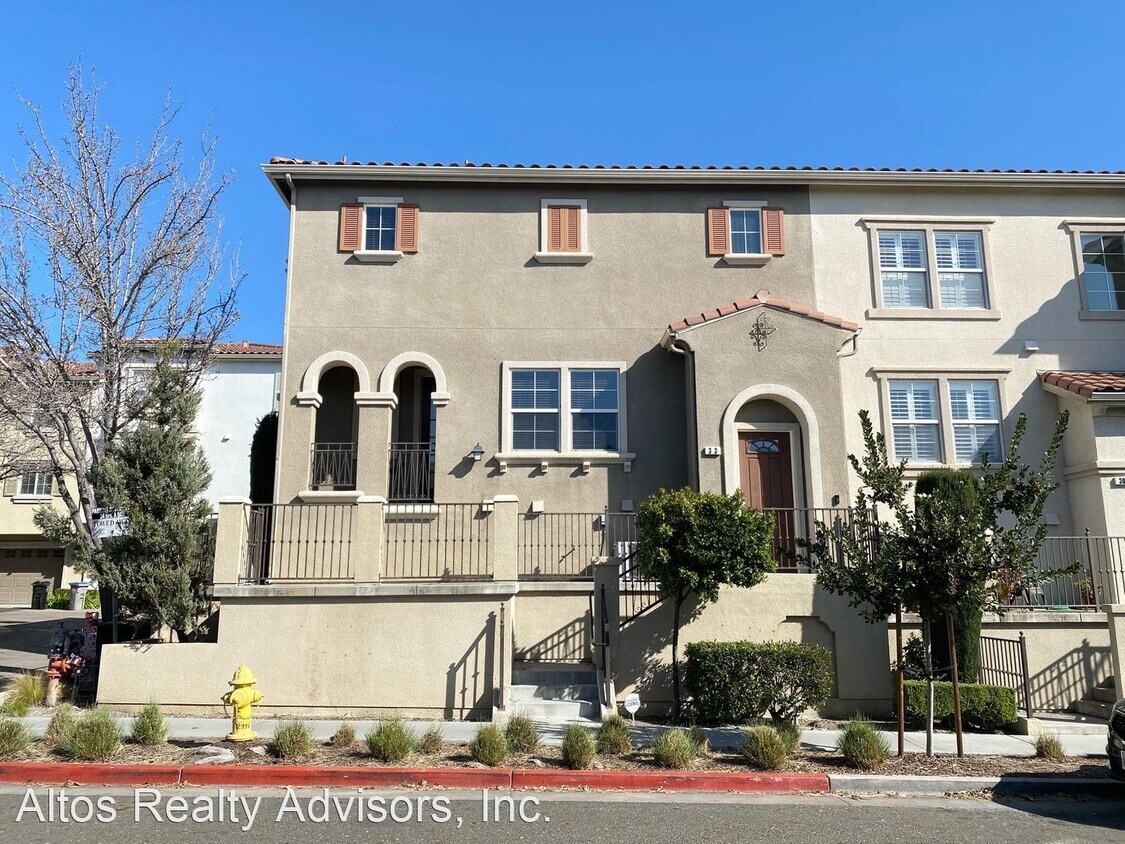 Primary Photo - 4 br, 3.5 bath House - 313 Casselino Drive