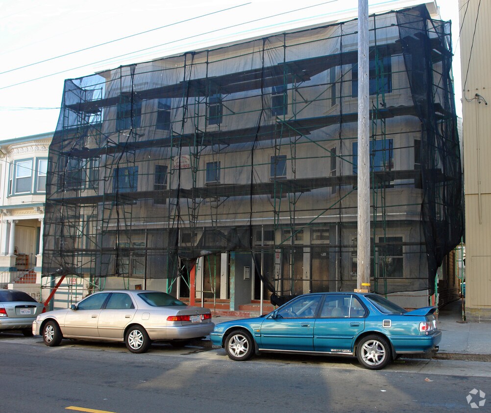 Building Photo - 748-758 6th Ave