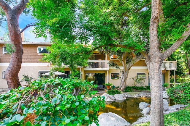 Building Photo - 242 Pineview