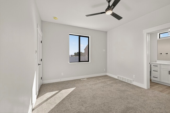 Building Photo - 551 S Teton Ave