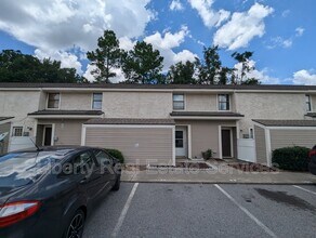 Building Photo - 727 S Main St