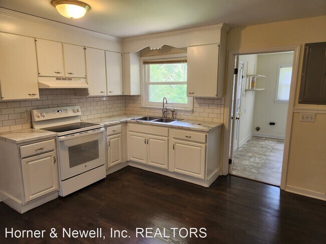 Building Photo - 2 br, 1 bath House - 2301 Druid Drive