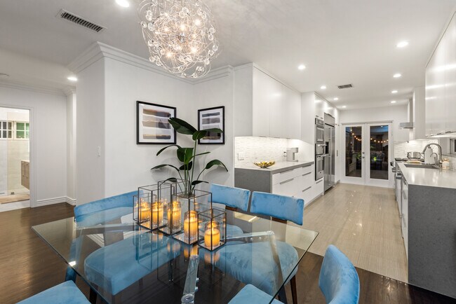 Foto del edificio - 711 Huntley Dr