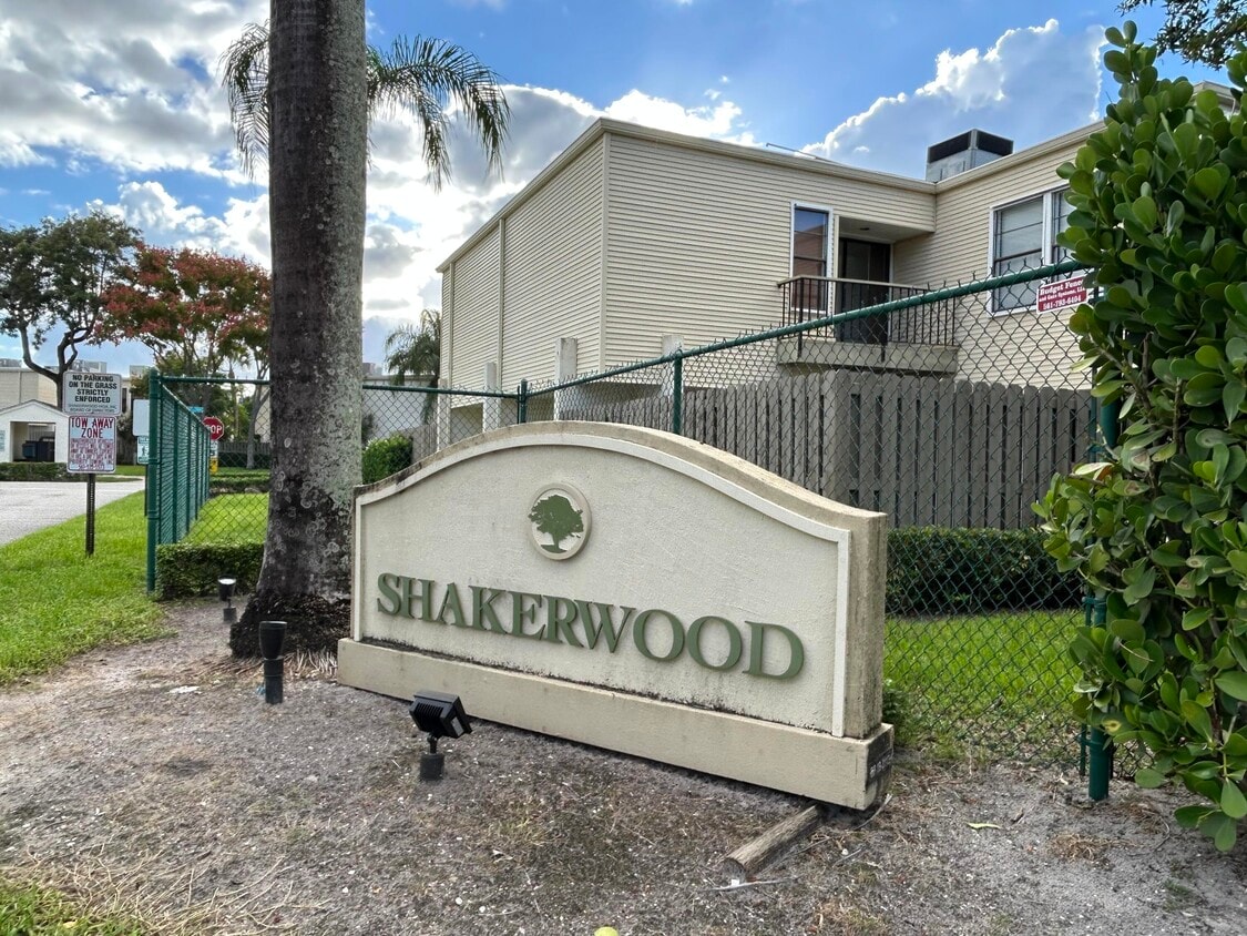 Foto principal - 11983 Shakerwood Ln