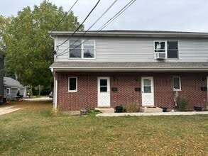 Building Photo - 322 W Railroad St