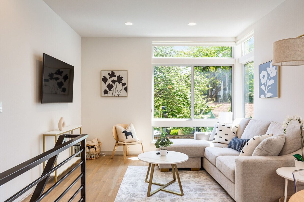 Foto principal - 2116 3rd Ave N