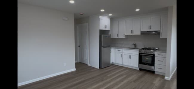 Building Photo - 14715 Mesa Dr