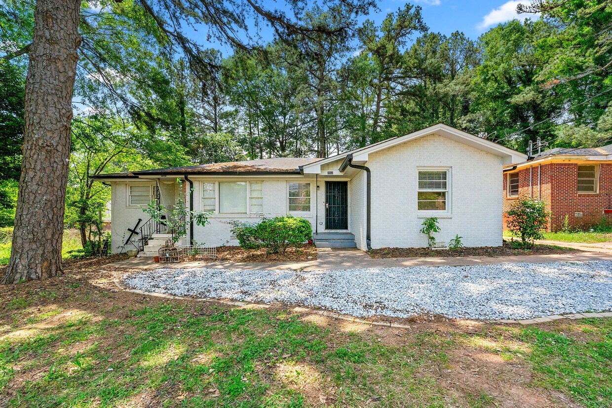 Primary Photo - 2553 Mellville Ave