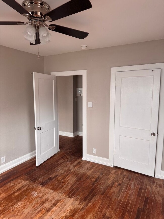 Foto del edificio - Call Heather about the move in special on this 2 bedroom house.