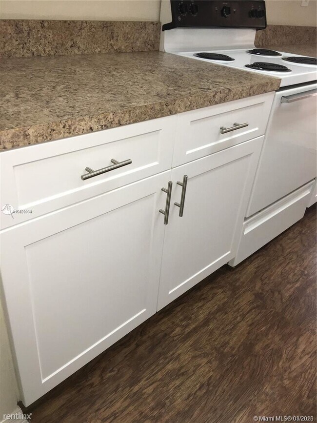 Building Photo - 2 br, 2 bath Condo - 11253 Pines Blvd