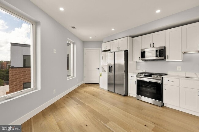 Building Photo - 3215 Mt Pleasant St NW
