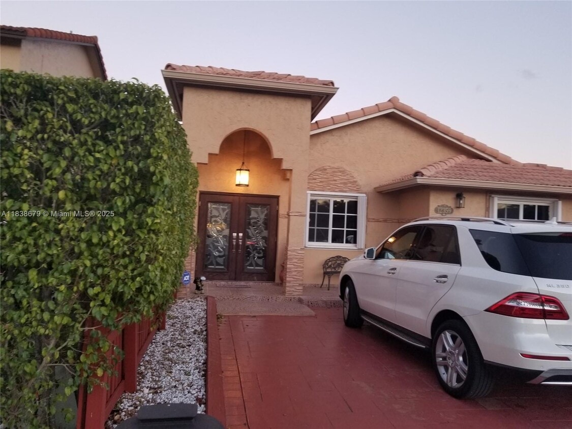 Foto principal - 12359 NW 98th Pl