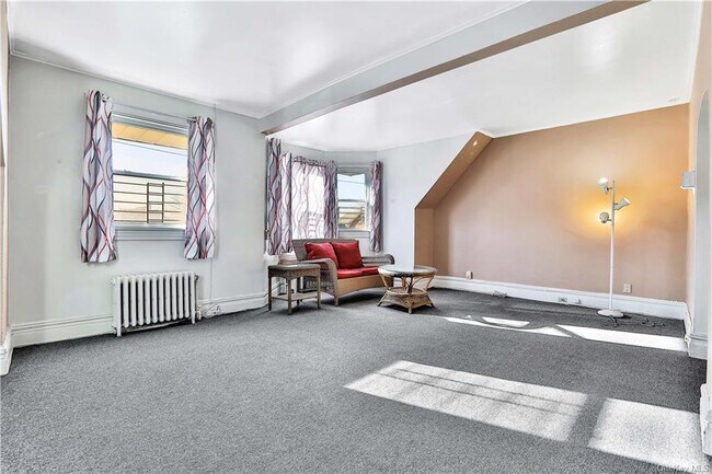 Building Photo - 215 N 7th Ave