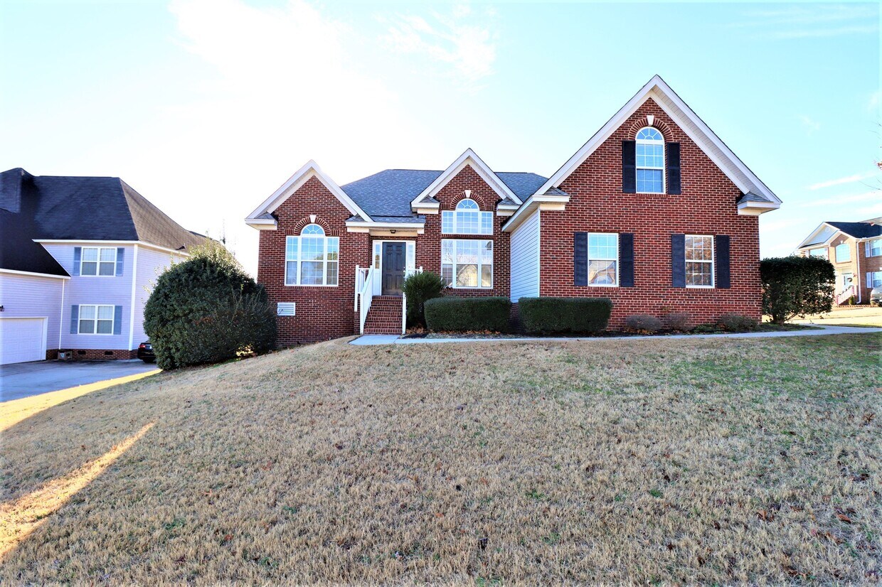 Primary Photo - 2 Duffie Ct