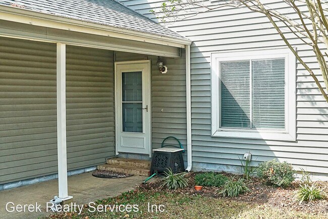 Building Photo - 3 br, 1.5 bath House - 703 Little Neck Rd.
