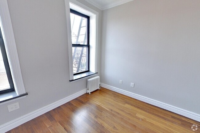 Building Photo - 722 Tenth Avenue