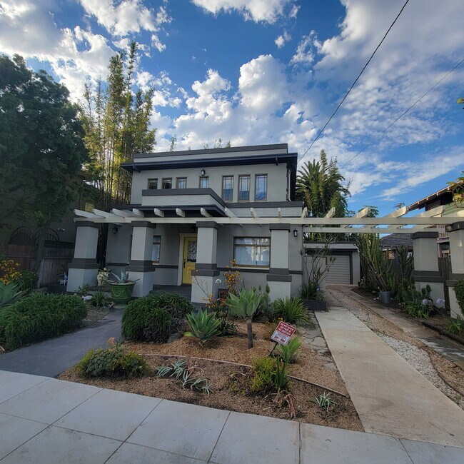 Foto del edificio - 3131 E Corto Pl