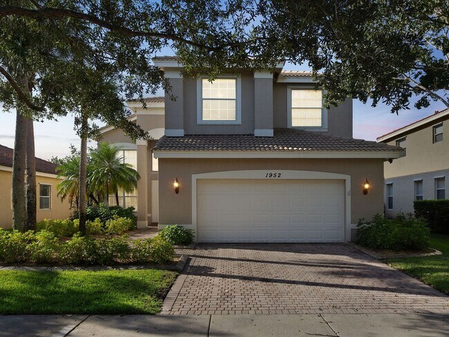 Building Photo - 5 Bedroom Single Family Home in Highly Cov...